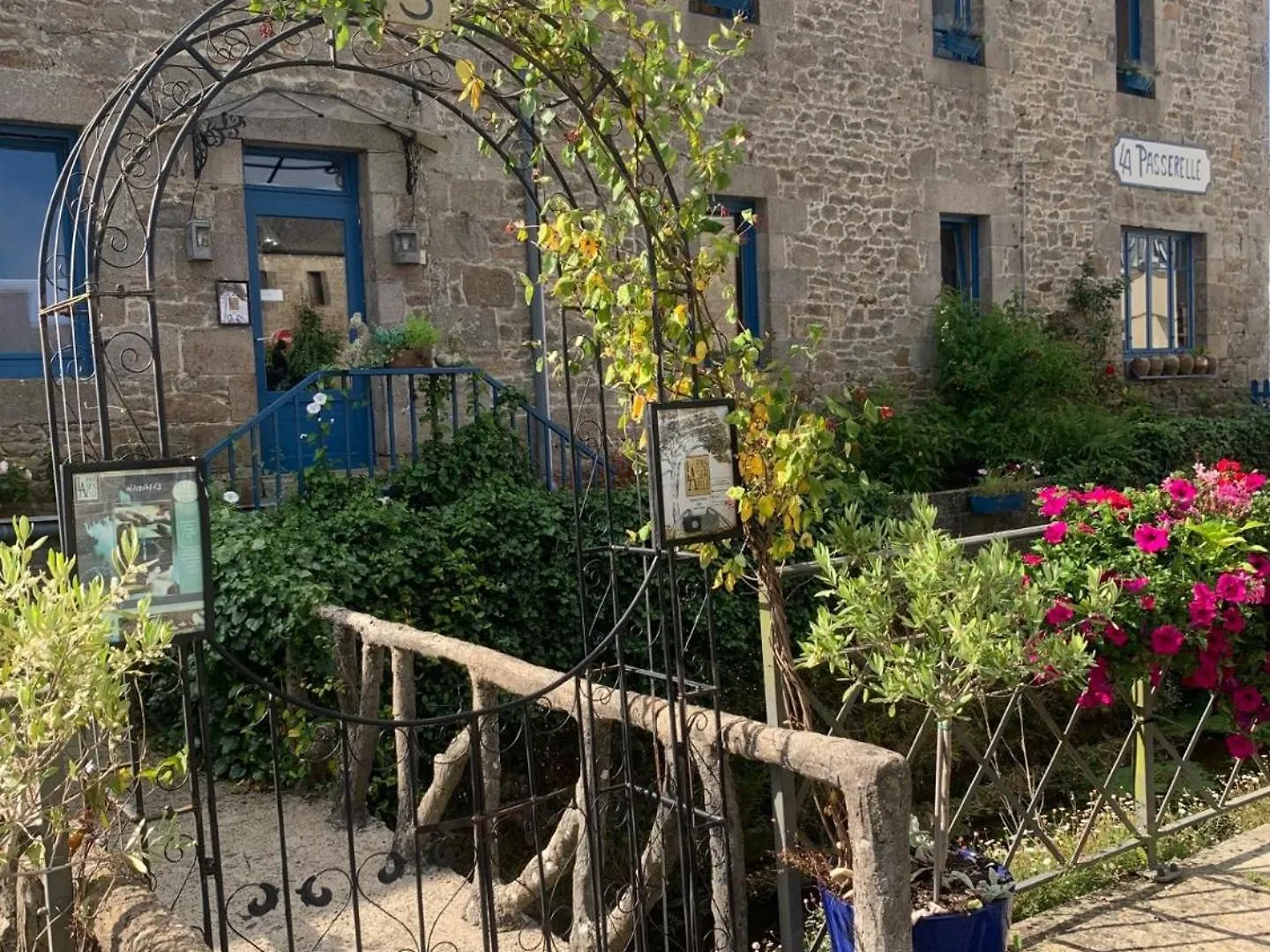 Guest house La Passerelle Loguivy-Plougras